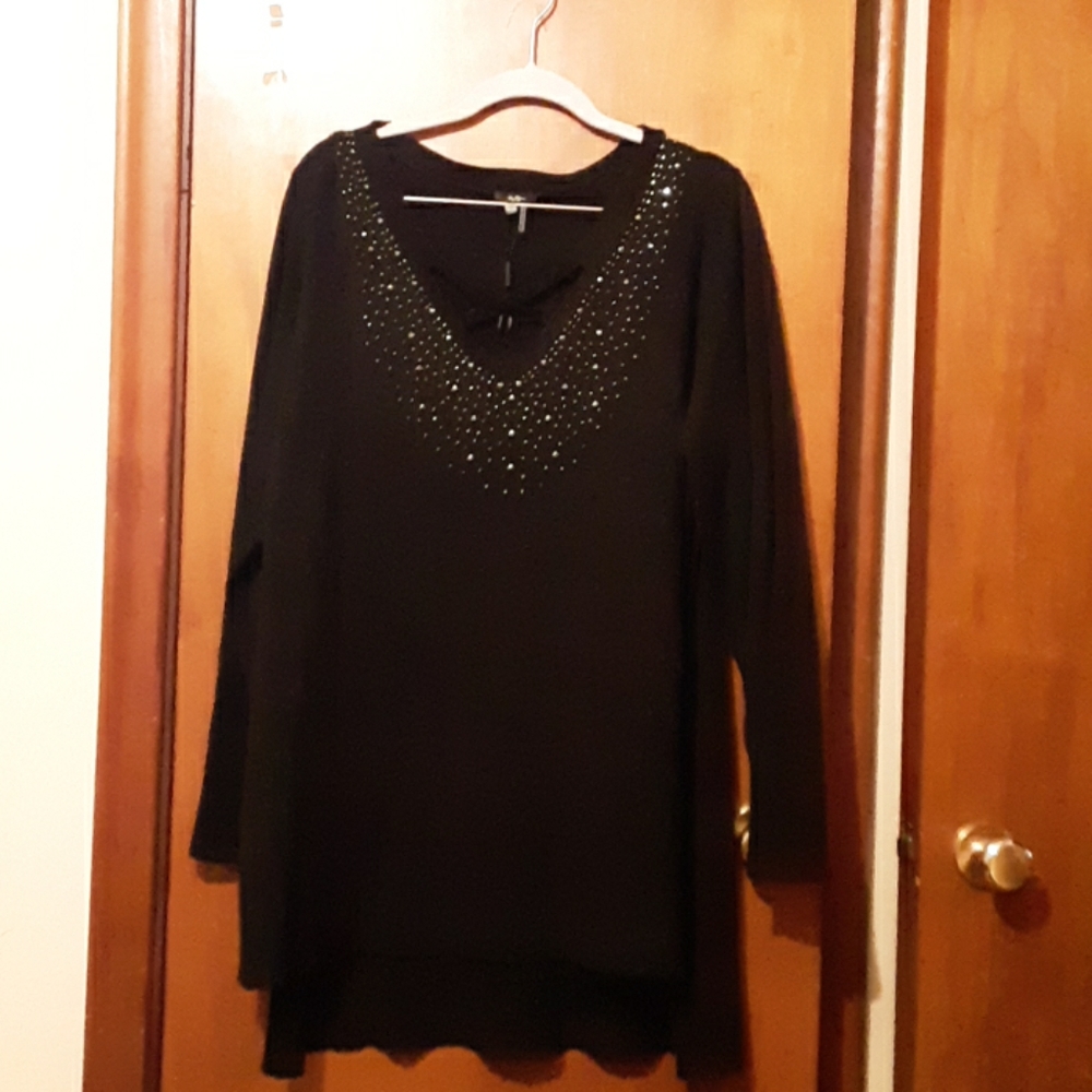 Long sweater with rhinestones